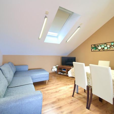 Apartment Val Njivice Eksteriør bilde
